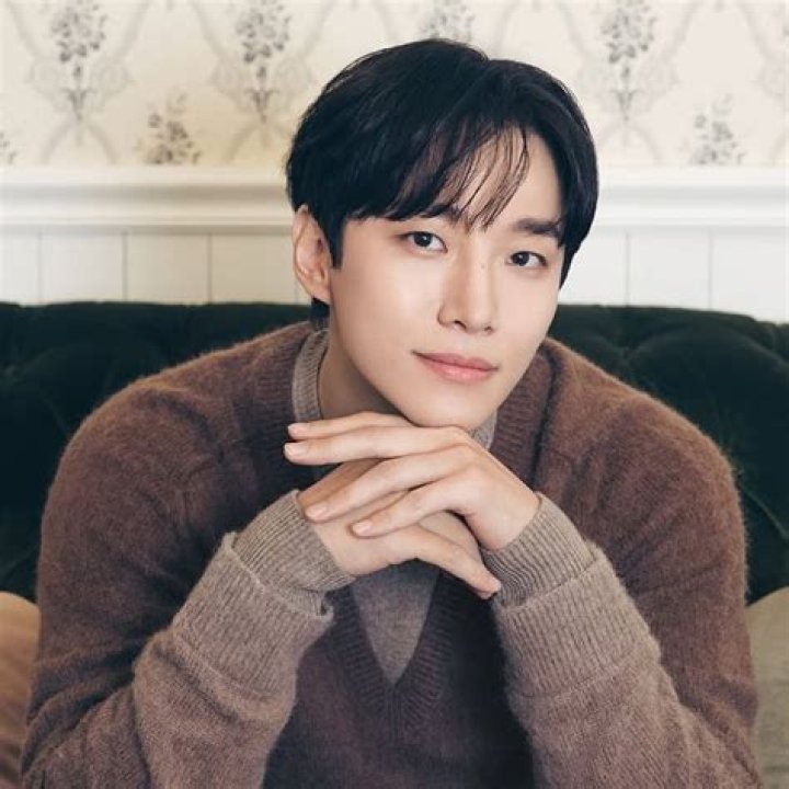 Lee Jun-ho Relationships: A Closer Look At His Love Life