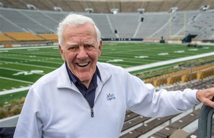 Legendary former Notre Dame coach Ara Parseghian dies