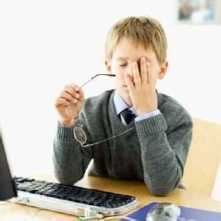 Let EyeLeo Prevent Eye Strain While Using Your PC