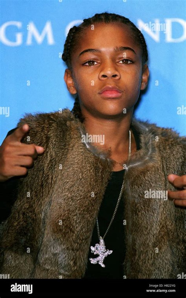 	LIL’ BOW WOW SOARING, SCORING	