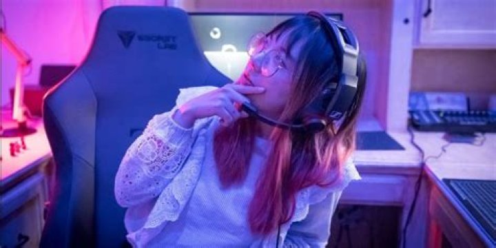 LilyPichu exposes racist abuse received for taking day off streaming during Rust drops