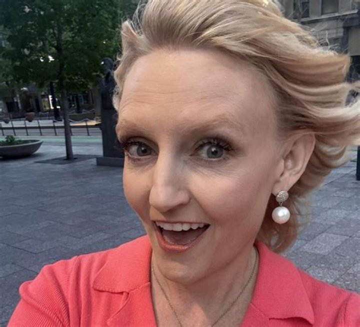 Lindsay Storrs Bio, Age, Height, Husband, Salary, Net Worth, KUTV