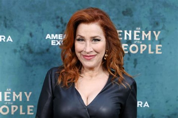 Lisa Ann Walter Net Worth 2024