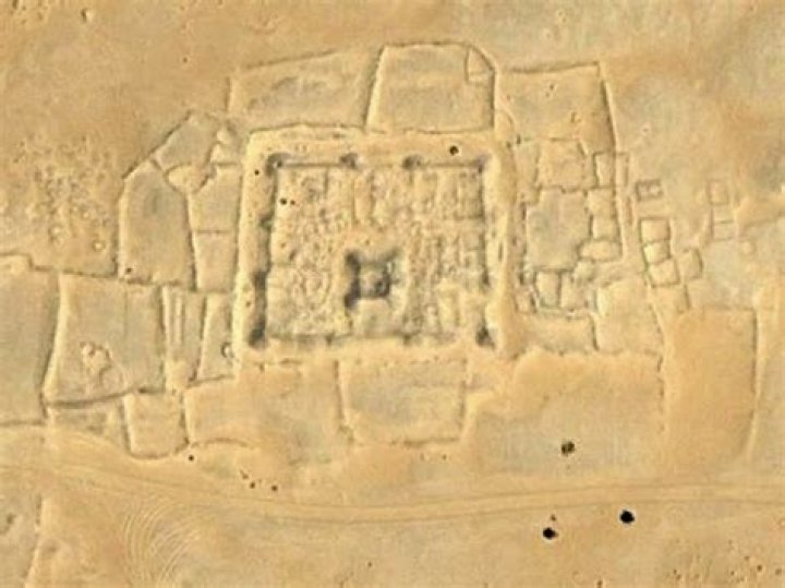 	LOST CITY REVEALED IN DESERT	