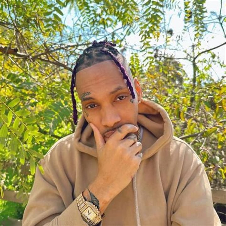 Loza Alexander: Wiki, Bio, Height, Age, Songs, Girlfriend, Ethnicity, Family