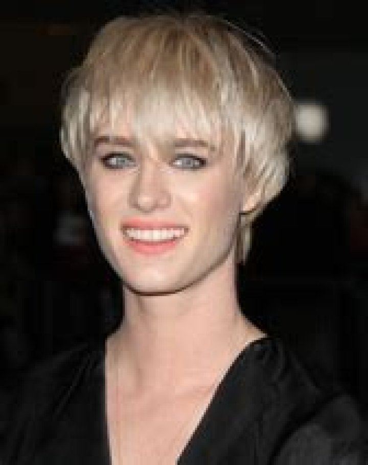 Mackenzie Davis Biography