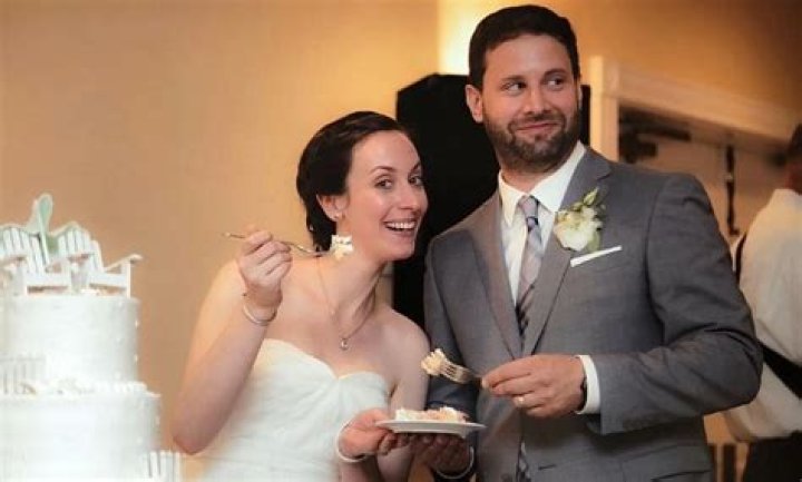 Mallory Rubin Bio, Husband, Wedding, Wiki, Age【 Ringer 】Net worth