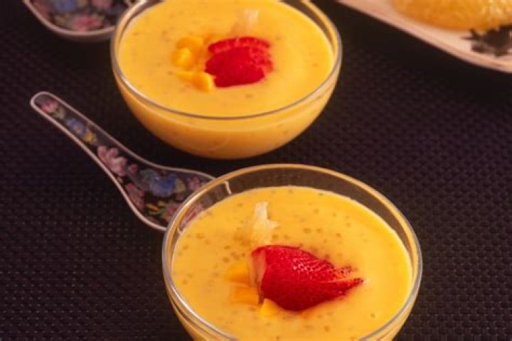 Mango puree with sago and fresh fruit - recipe