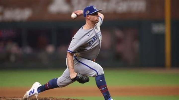 	Marlins avert Capuano no-hitter, not Dodgers shutout	