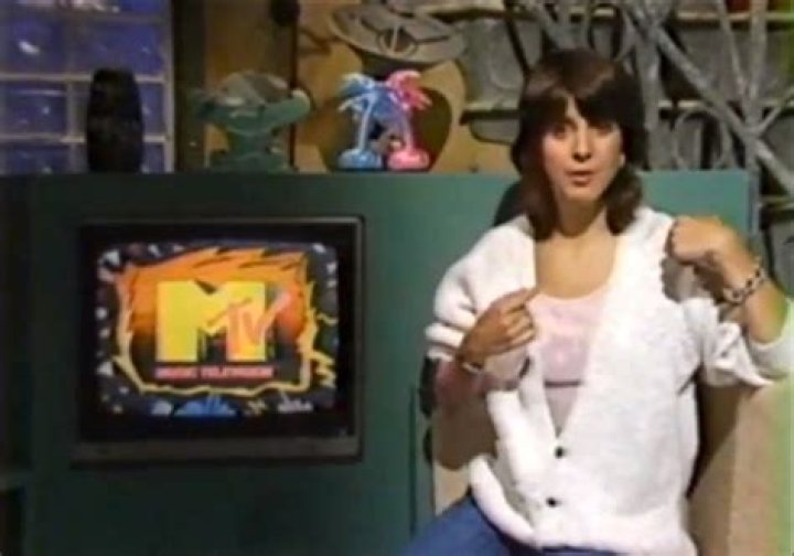 	MARTHA QUINN DROPPED FROM MTV	