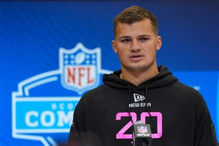 	Mason Taylor, son of Dolphins great Jason Taylor, commits to LSU	
