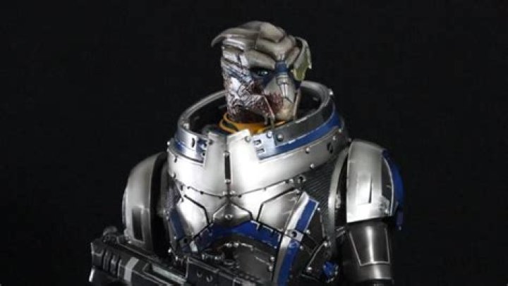 Mass Effect Fan Paints a Beautifully Detailed Quarter-Scale Garrus Statue