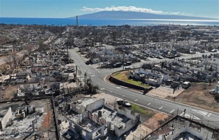 Maui sues cell carriers over wildfire warning alerts that were never received