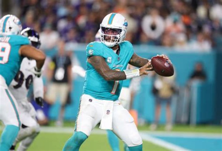 
Miami Dolphins |	Dolphins-Bills predictions: Can Buffalo slow down high-scoring Miami? Or will Bills continue home dominance vs. Dolphins?	