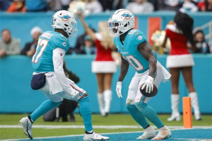 
Miami Dolphins |	Dolphins receivers Tyreek Hill, after fire at home, and Jaylen Waddle not at Thursday practice	