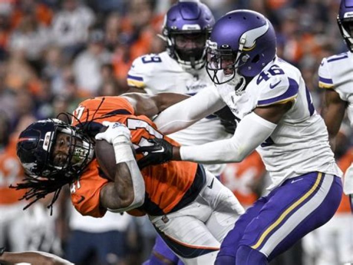 
Miami Dolphins |	Dolphins signing former Vikings safety, waive two players	