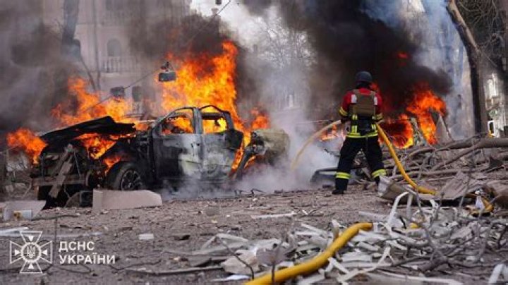 	MIDAS BLAST KILLS 4, INJURES 8 DAVIE SHOP’S RUBBLE PROBED	