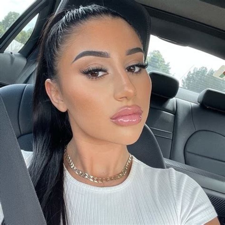 Mikaela Testa Net Worth, Age, And Ex: Uncovering Her Financial Journey