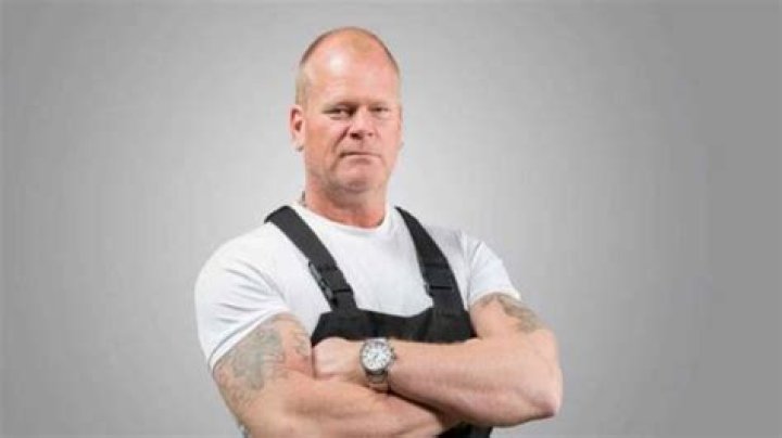 Mike Holmes Biography