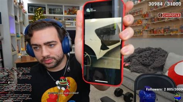 Mizkif reveals his Audi R8 was wrecked with $100k damages