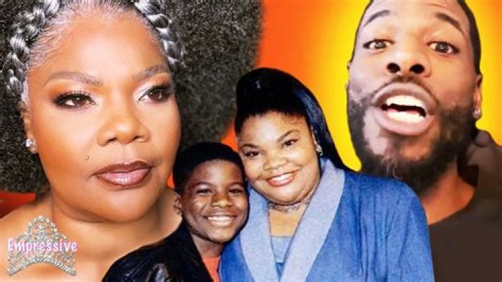 MO’NIQUE, HUSBAND AND KIDS ENJOY A ‘STAYCATION’