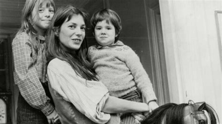 Mort Kate Barry