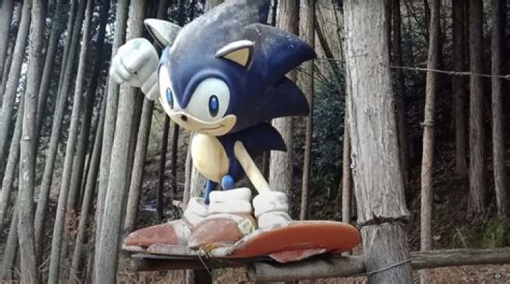 Mysterious Sonic the Hedgehog statue polished and restored