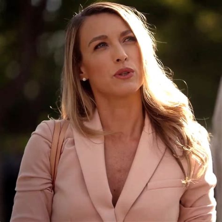 Natalie Zea Biography