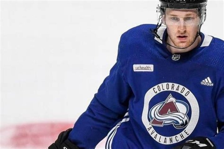 Nathan MacKinnon's Net Worth 2023, Salary, Endorsements, Cars, House and More