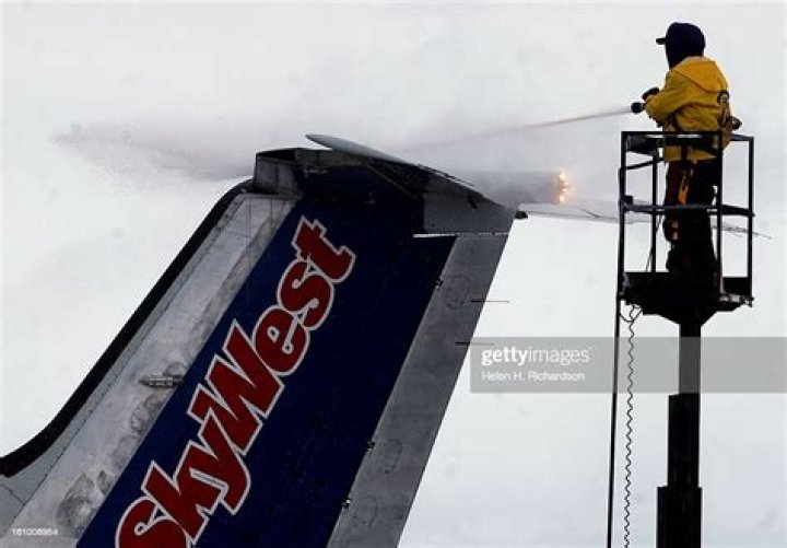 	NBC’S EBERSOL INJURED IN JET CRASH	