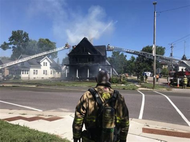 Nearly a dozen crews respond to house fire in Portage Township