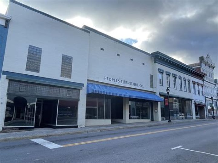 New 'pop-up' shop opens in downtown Bedford