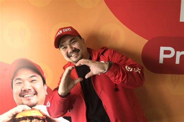Nex Carlos Lamar Kekasihnya, Vienesca Laurencia