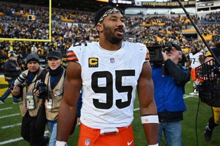 NFL fans roast Skip Bayless after Micah Parsons ghosts Undisputed 