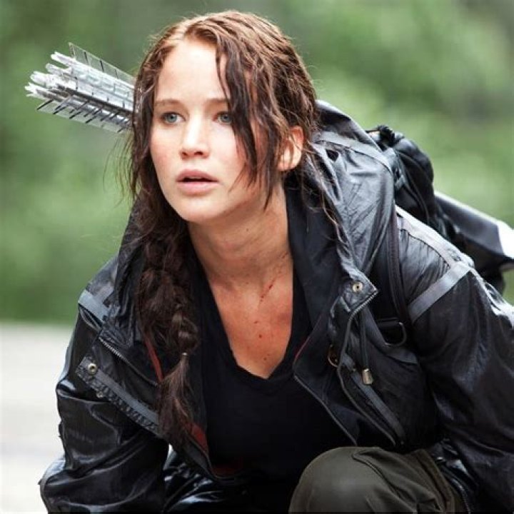 Nude photos hack sparks FBI hunt as victim Jennifer Lawrence contacts authorities