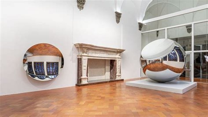 Opinion | Anish Kapoor: sculptures that explore space and mirrors