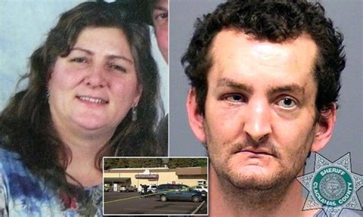Oregon man apparently carried severed head into store before stabbing