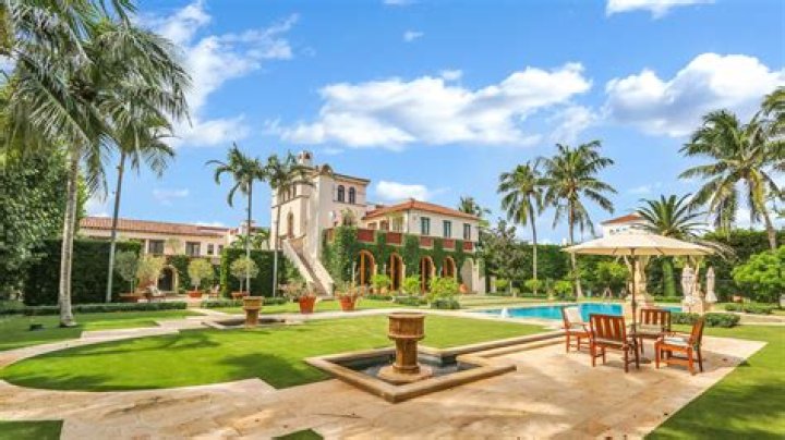 	PALM BEACH MANSION SELLS FOR RECORD $30M	