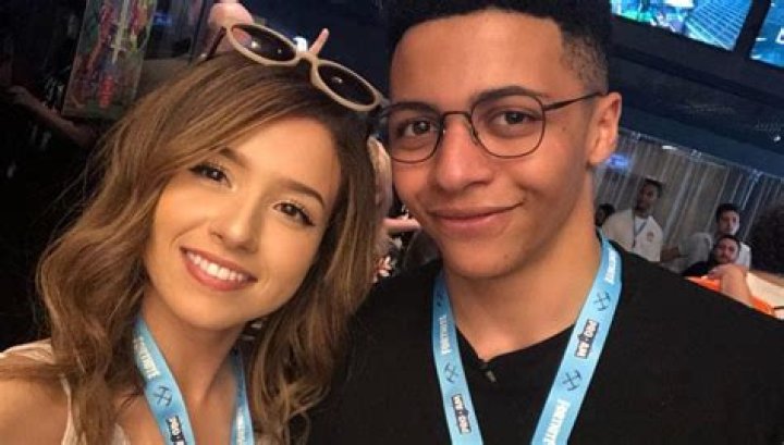 Pokimane cringes watching Myth fail eye tracker test on her videos