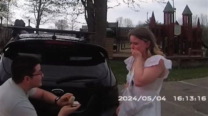 Police help man propose during fake traffic stop