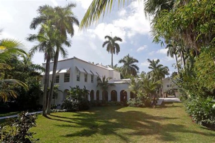 	Preservationists aim to shoot down plan to demolish Al Capone’s Palm Island house	