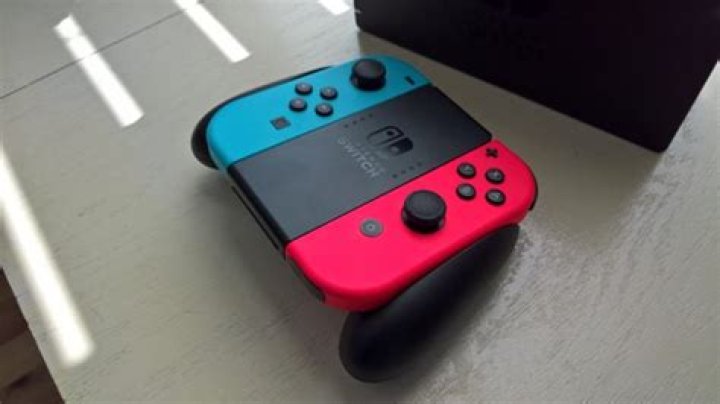 PSA: Don’t Get Joy-Cons Stuck in Your Switch Like This