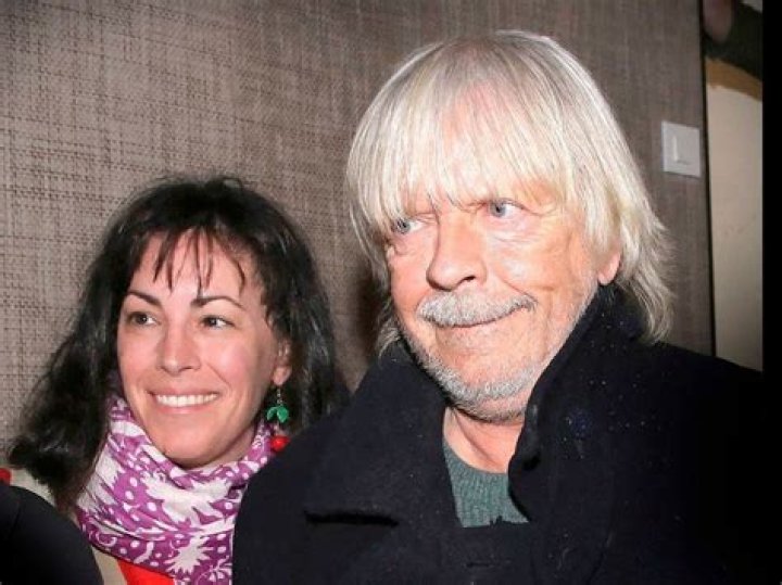 Qui Est La Compagne De Renaud