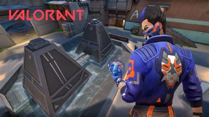 Riot re-enables Yoru after patching “invincible” Valorant cheat spot on Breeze