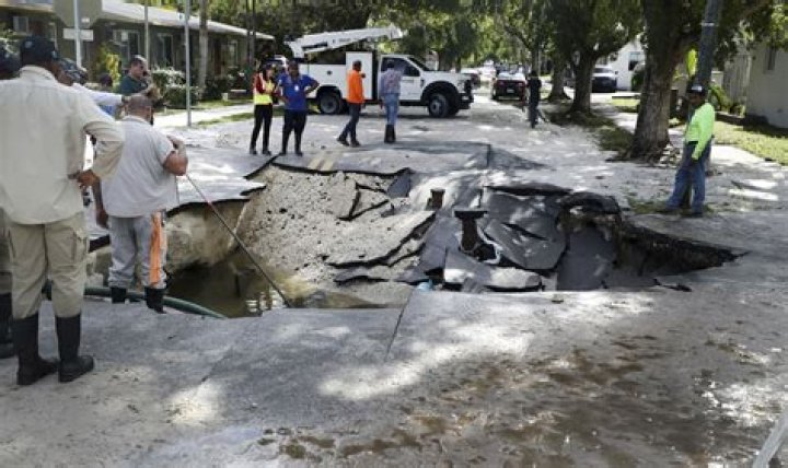 	Road repair after Hollywood water main break to be completed next week	