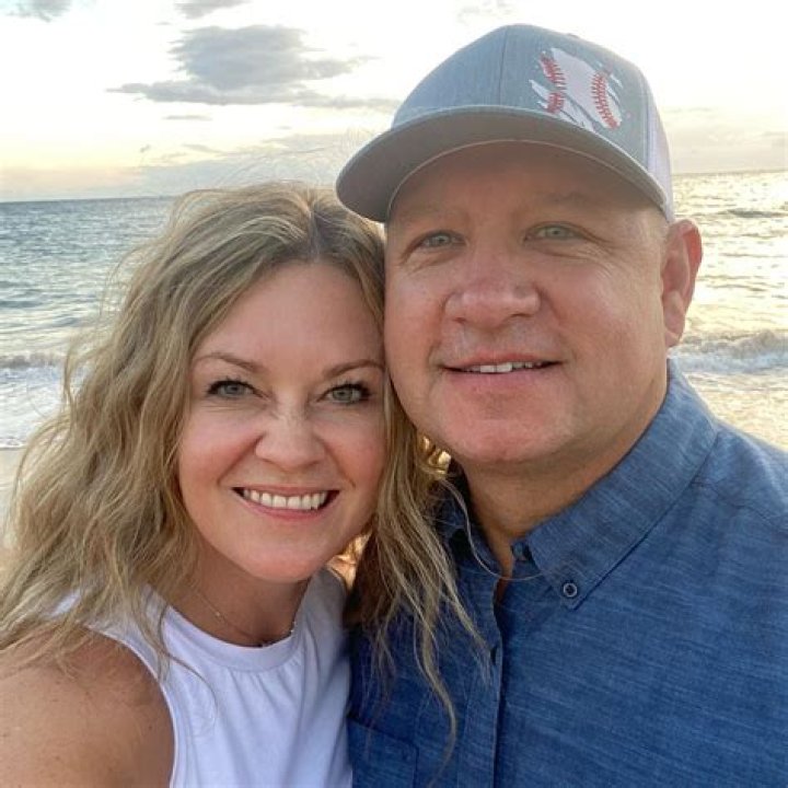 Robert Hight's Wife: A Deep Dive Into Their Life Together