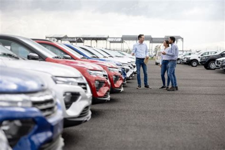 	ROGER DEAN, 79, TYCOON WHO HAD HAND IN 21 AUTOMOBILE DEALERSHIPS	