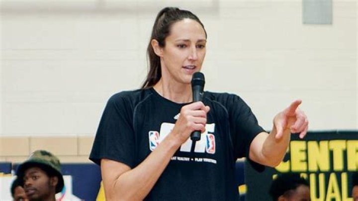 	Ruth Riley Hunter back home with Heat as she begins broadcast role	