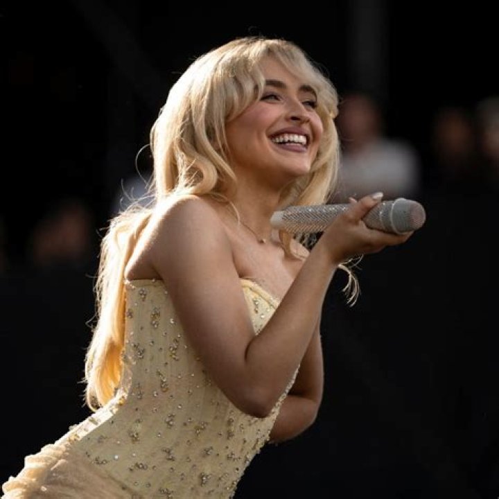 Sabrina Carpenter Height: A Closer Look At The Talented Star
