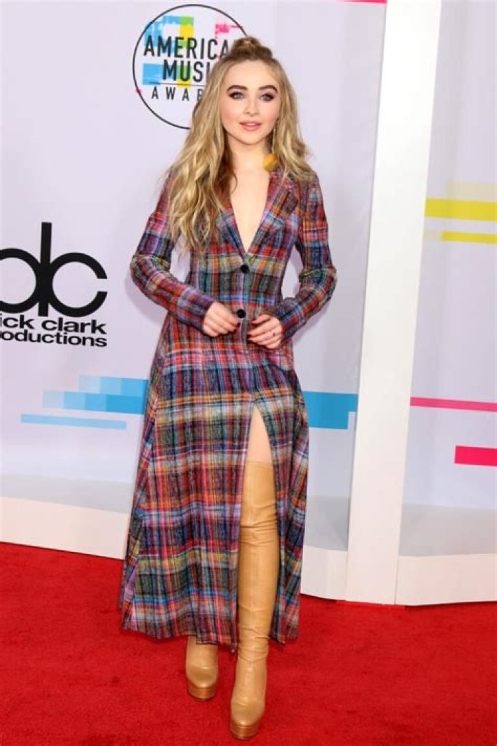 Sabrina Carpenter Height Weight: All You Need To Know